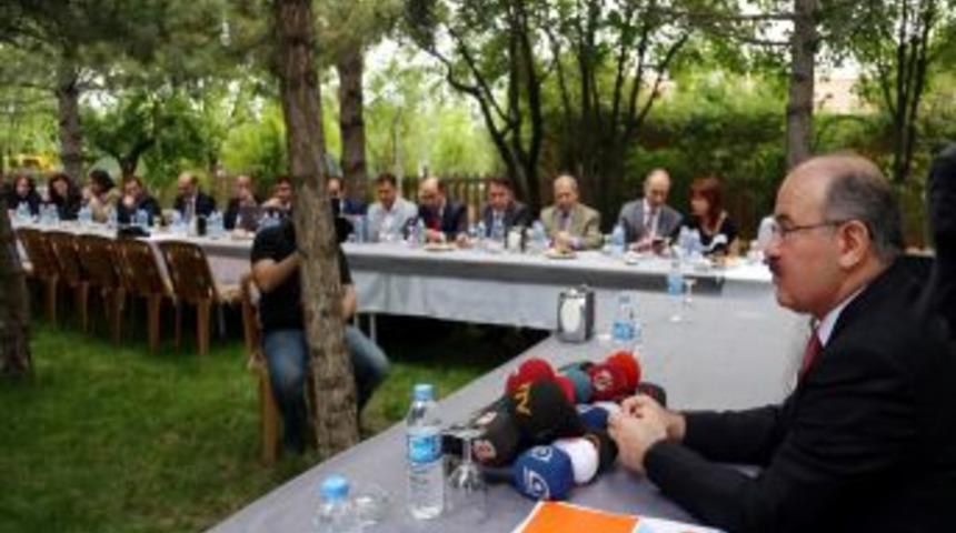 H&uuml;seyin &Ccedil;elik: Reyhanlı, Hack'leme Değil Sızdırmadır