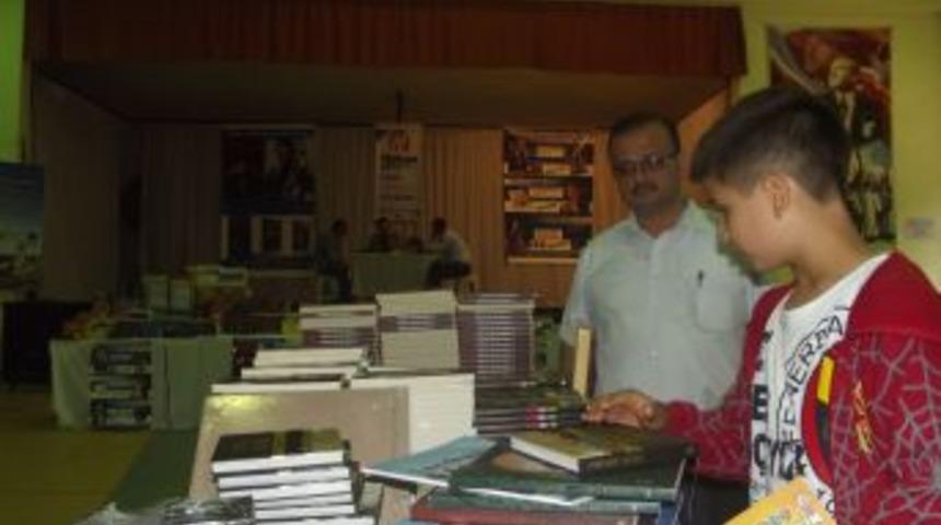 Yalva&ccedil;'ta Kitap Severler Fuarda Buluştu