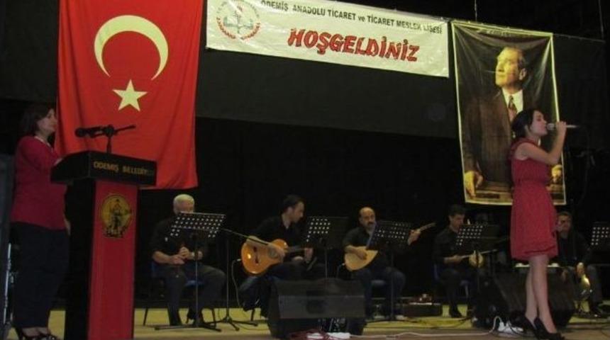 &Ouml;demiş Ticaret Meslek&rsquo;ten Şiir, T&uuml;rk&uuml; Ve Halkoyunları Gecesi