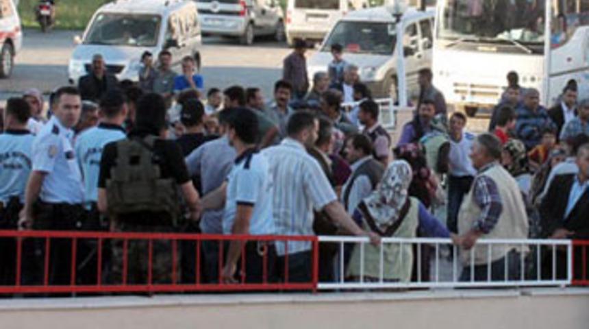 K&ouml;y&uuml;ylerin yayla kavgası: 2 &ouml;l&uuml;, 10 yaralı