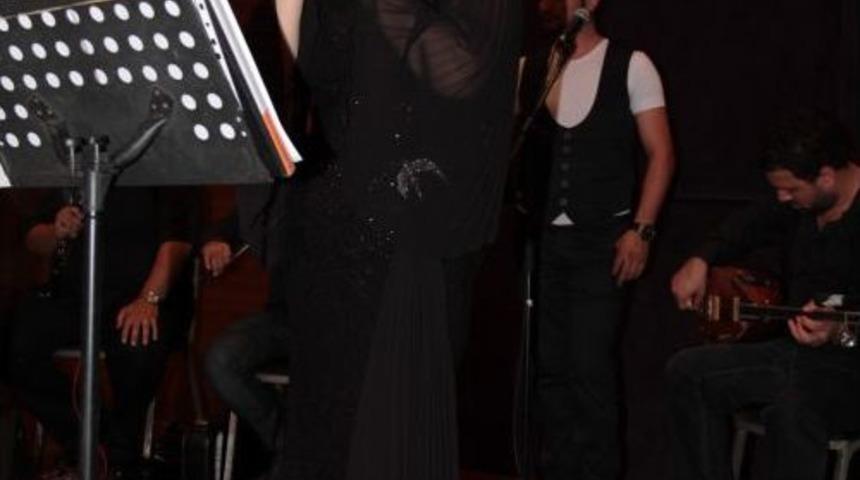 Fatih Kısaparmak'ın &lsquo;Bu Adam, Benim Babam&rsquo; T&uuml;rk&uuml;s&uuml; Film Oluyor