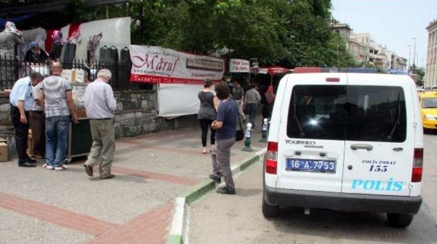 G&ouml;zleri G&ouml;rmeyen Simit&ccedil;inin Parasını &Ccedil;aldılar