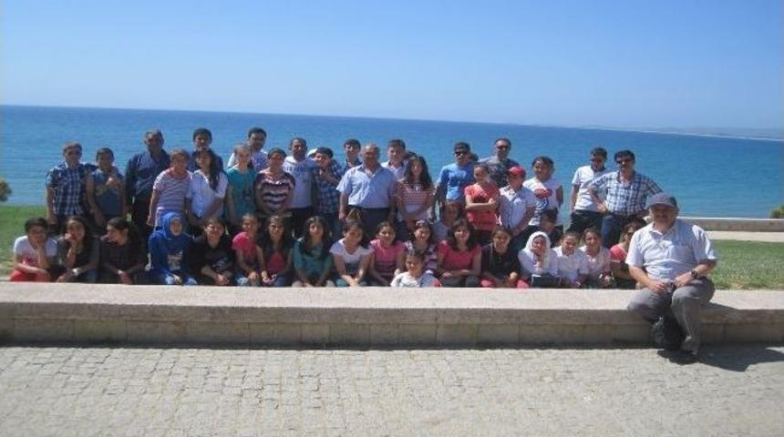 &Ouml;ğrenciler "şehitlere Saygı" Projesiyle &Ccedil;anakkale'ye Gitti