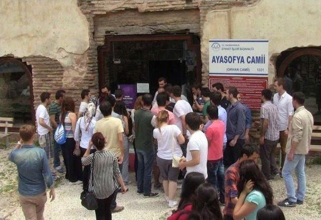 Ayasofya Camii’nde Fotoğraf Çekme Krizi