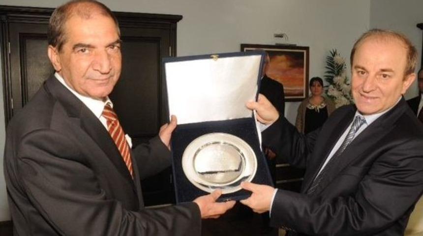 Vali &Ouml;zt&uuml;rk'ten Baro'ya Veda Ziyareti