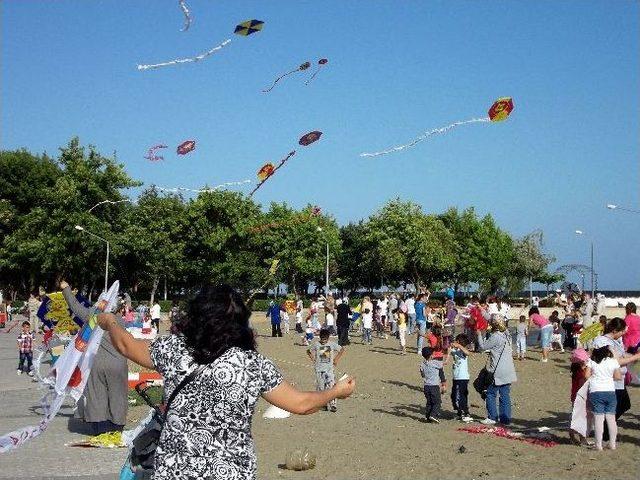 Anaokulu Öğrencileri “uçurtma Şenliği”nde Eğlendi