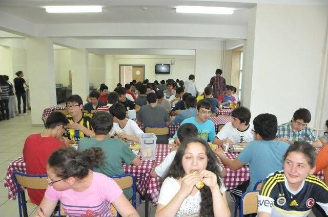 Başkan Burma, &Ouml;ğrencilerle Karavana Yedi 2