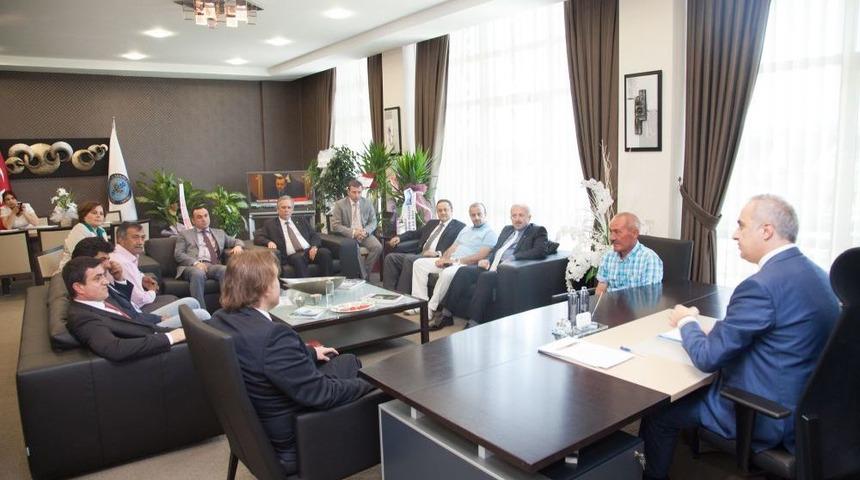 25 Bin Dekar Yeterli Gelmedi, S&uuml;s Bitkisi Yetiştiricileri Yeni Yer Arıyor