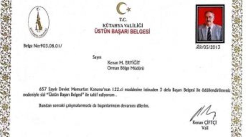 M&uuml;d&uuml;r Eryiğit'e '&uuml;st&uuml;n Başarı Belgesi'