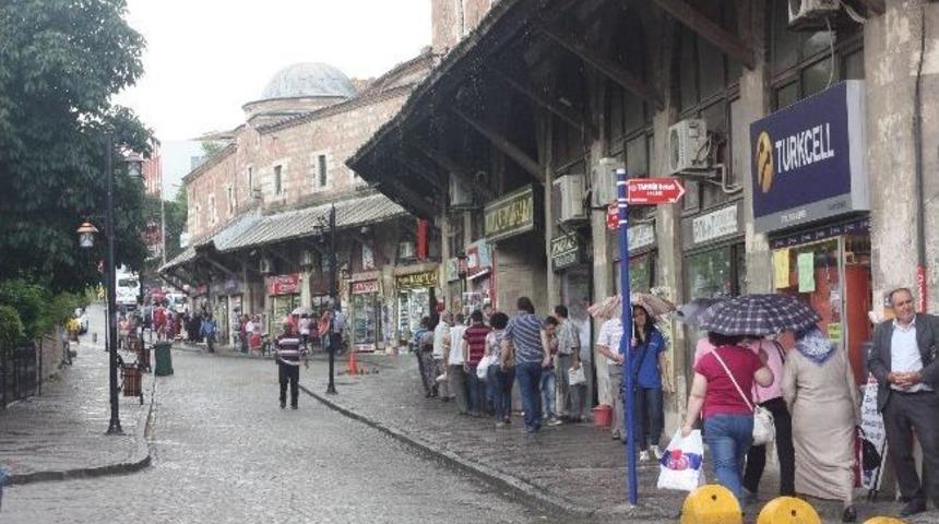 Yağmur Yaşamı Olumsuz Etkiledi