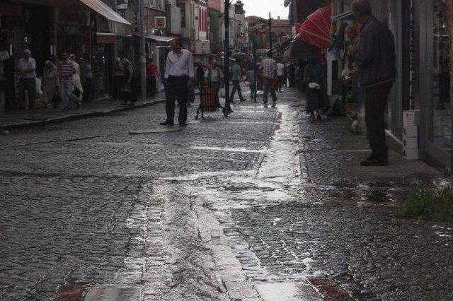 Yağmur Yaşamı Olumsuz Etkiledi 2