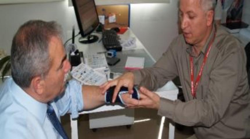 Başkan Demirtaş Bileğinden Sakatlandı