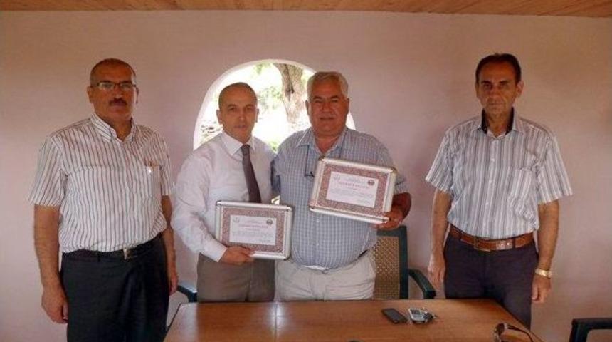 Başkan G&uuml;ng&ouml;r&rsquo;e Teşekk&uuml;r Belgesi Verildi