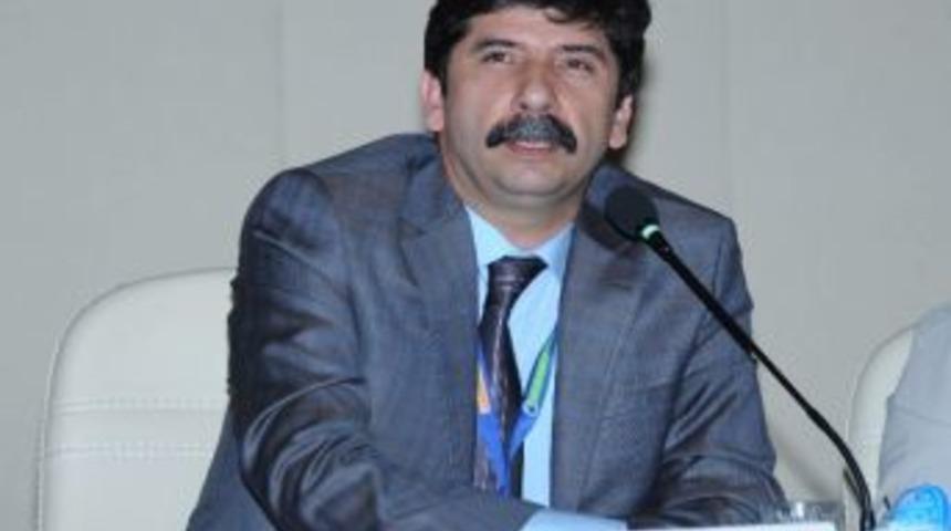 T&uuml;rk Dili Ve Edebiyatı B&ouml;l&uuml;m&uuml; &Ouml;ğretim &Uuml;yesi Selehattin Bekki &lsquo;neşet Ertaş Sempozyumu&rsquo; Nu Değerlendirdi