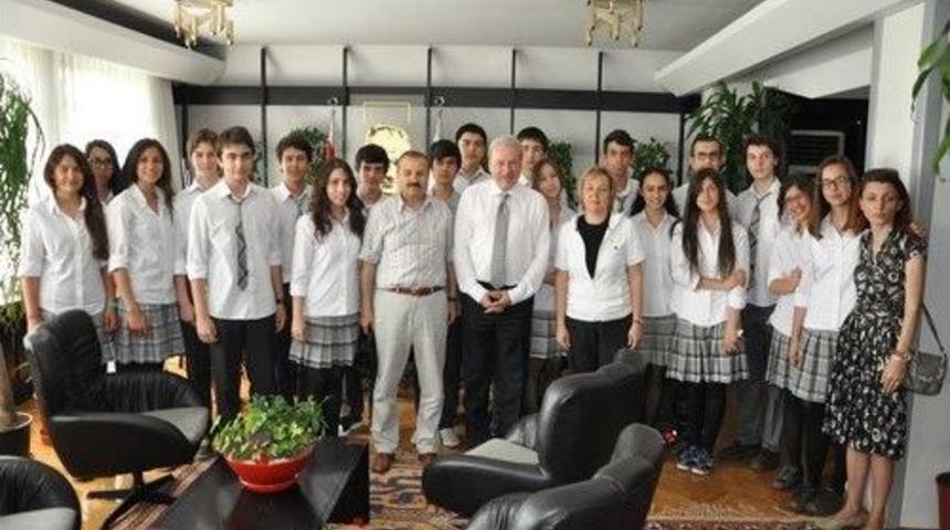 &Ouml;ğrencilerden Başkan Okay&rsquo;a Brifing