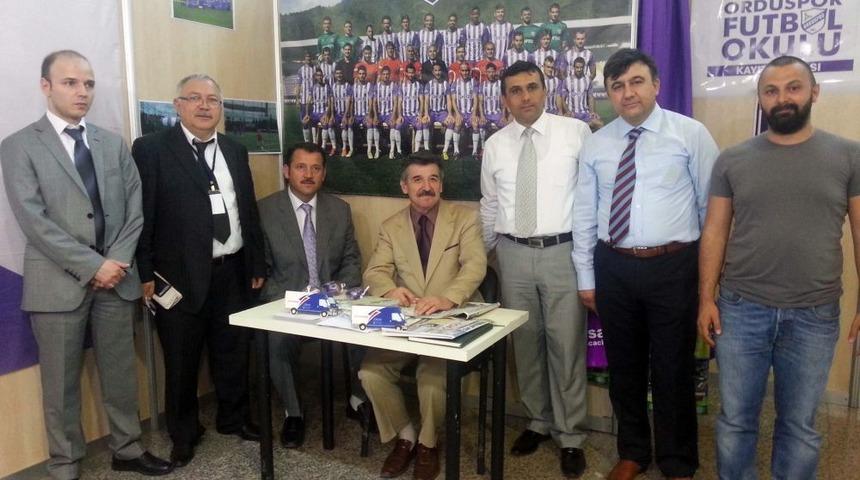 S&uuml;rat Kargo, Feshane&rsquo;de Stant A&ccedil;an Belediye Ve Firma Stantlarını Ziyaret Etti