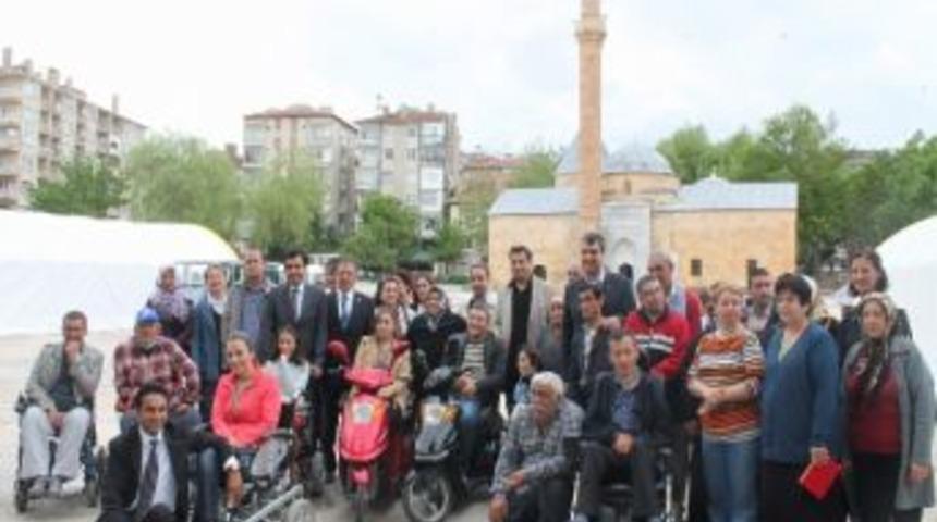 Şirin Kırşehir Bedensel Engelliler Derneğinden Ak Parti Milletvekillerine Teşekk&uuml;r