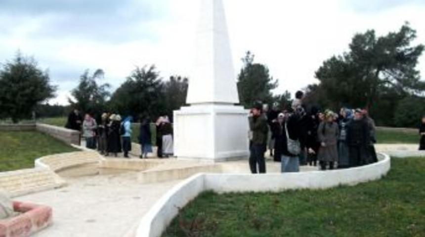 D&uuml;zce Belediyesi Gen&ccedil;leri &Ccedil;anakkale&rsquo;ye G&ouml;t&uuml;r&uuml;yor