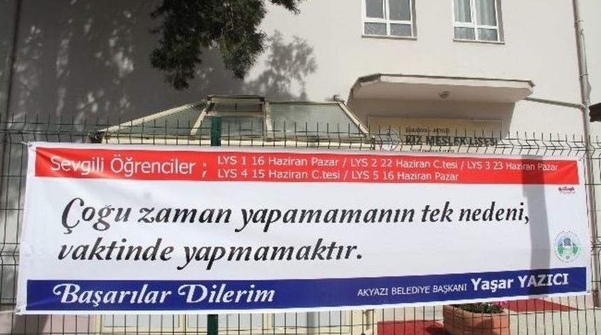 Akyazılı &Ouml;ğrencilere Afişli Motivasyon