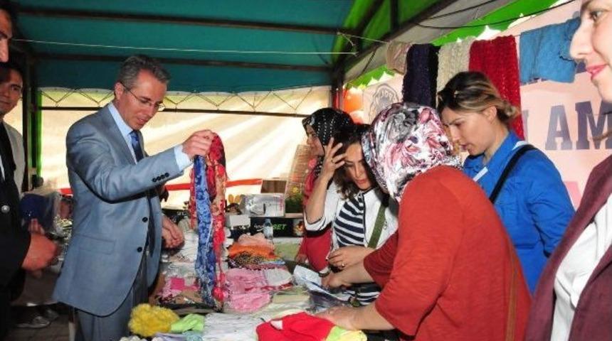 Polis Eşlerinden &Ouml;rnek Davranış