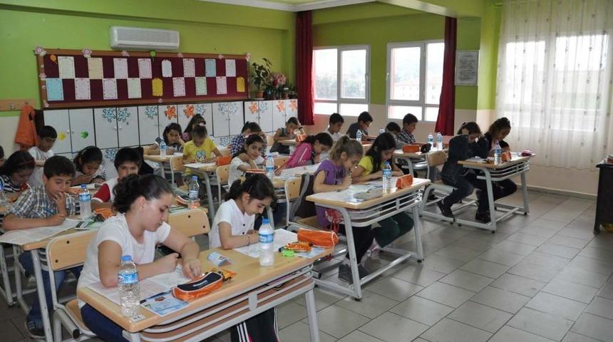 G&uuml;len Koleji, &lsquo;altın &Ccedil;ocukları&rsquo; &Ouml;d&uuml;llendirdi