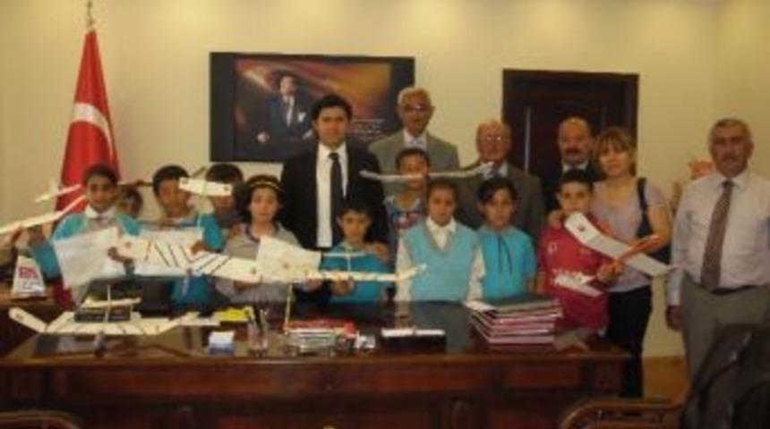 Öğrenciler İlk Model Uçaklarını Yaptı