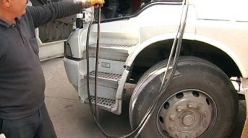 Antalya'dan Kamyona Binen Yılan Şof&ouml;rle Bin 400 Kilometre Yolculuk Yaptı