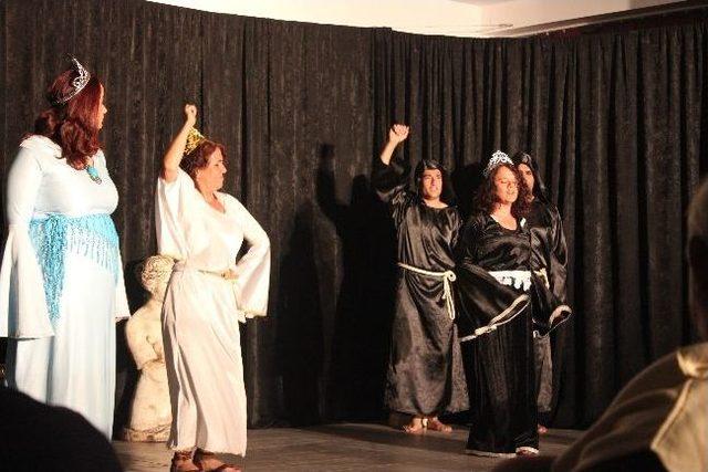 Yalıkavak Belediyesi Tiyatro Topluluğu Görücüye Çıktı 1