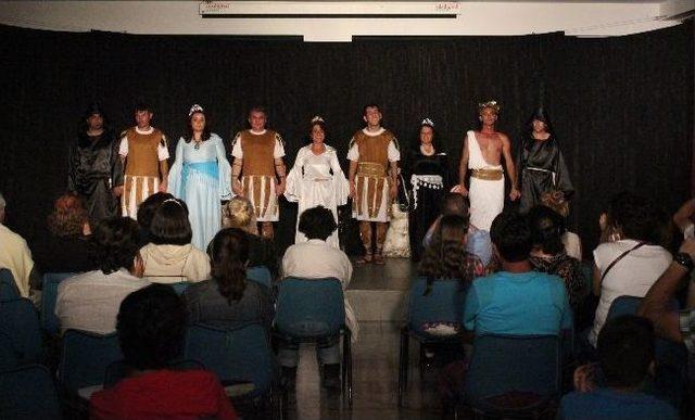 Yalıkavak Belediyesi Tiyatro Topluluğu Görücüye Çıktı 2