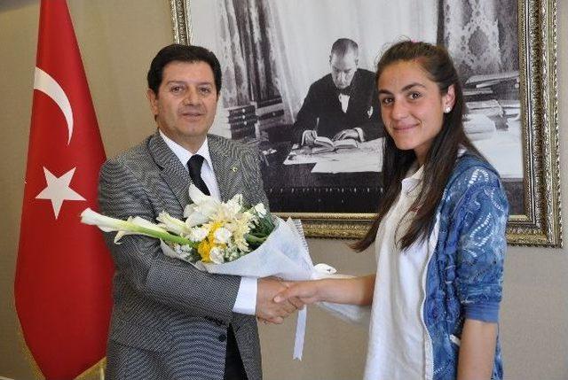 Van&rsquo;dan Bodrum&rsquo;a Dostluk Eli 2