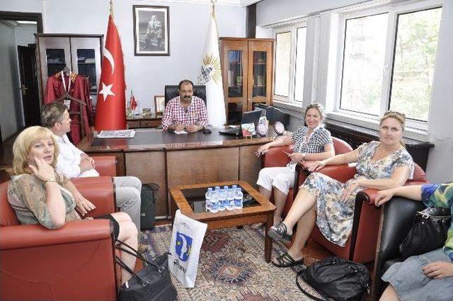 Slovakya&rsquo;nın Vinne Şehri Belediye Başkanı Siverek i Ziyaret Etti 1