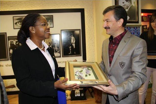 Benin Cumhuriyeti Heyeti İzmir&rsquo;de 1