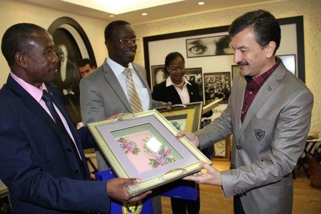 Benin Cumhuriyeti Heyeti İzmir&rsquo;de 2