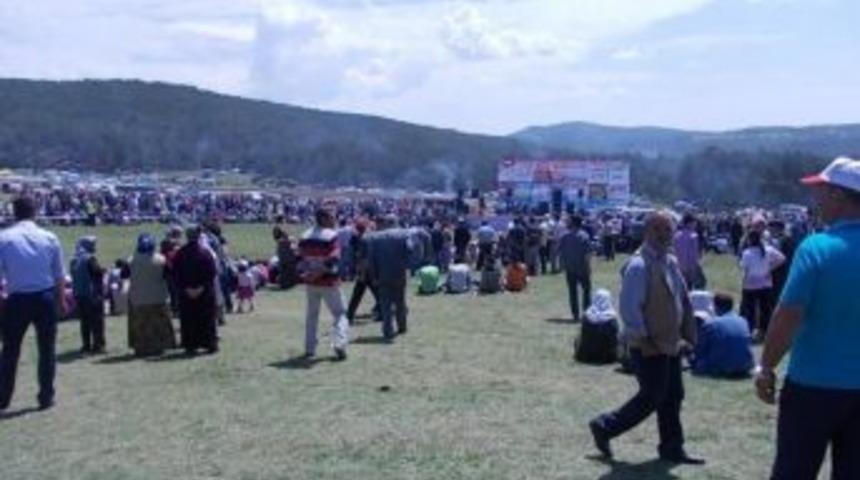 Bulgazdağı Y&ouml;r&uuml;kleri Derneği Y&ouml;r&uuml;k Şenliğine Hazırlanıyor