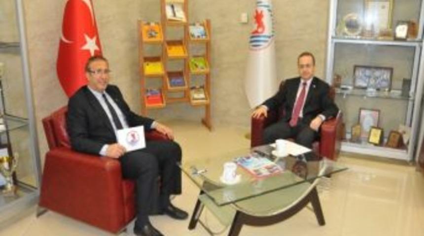 Om&uuml; &ldquo;yerel Siyaset Sertifikası&rdquo; Verecek