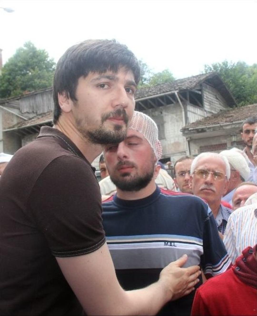 Kupa Ma&ccedil;ı D&ouml;n&uuml;ş&uuml;nde Trafik Kazası Ge&ccedil;iren Bordo Mavili Taraftarlar Toprağa Veriliyor