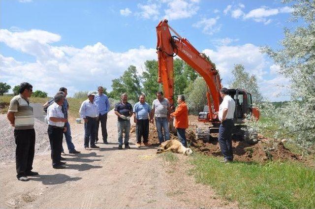 Çiğdemli Belde Belediyesi Kanalizasyon Şebekesini Yeniliyor