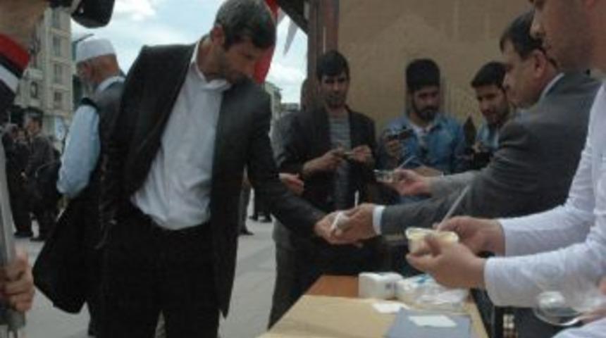 Vefa Derneği Semerkand Haftası Dolayısıyla Keşk&uuml;l Dağıtımı Yaptı