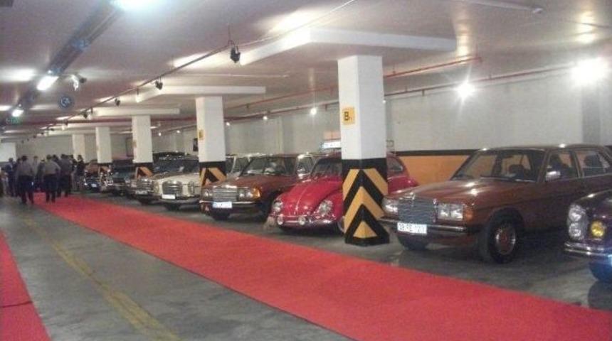 Klasik Otomobil Sergisi Meysu Outlet&rsquo;te Ziyaret&ccedil;ilere A&ccedil;ıldı