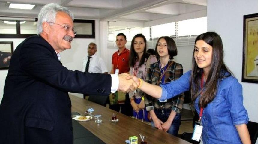 Kosovalı &Ouml;ğrenciler Tanık&rsquo;ı Ziyaret Etti