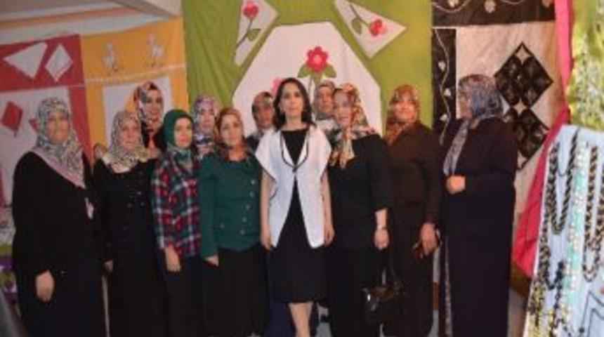 Derende&rsquo;de Bi&ccedil;ki Dikiş Kursu Sergisi A&ccedil;ıldı