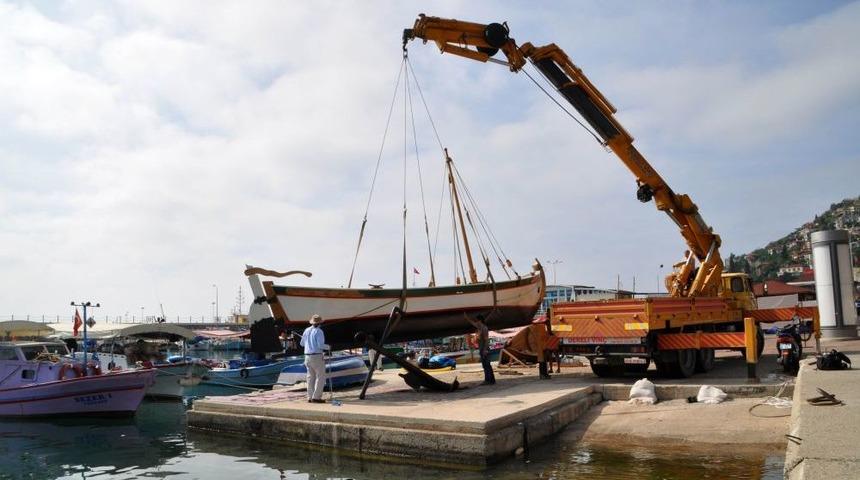Osmanlı Pazar Kayığı Denize Indirildi
