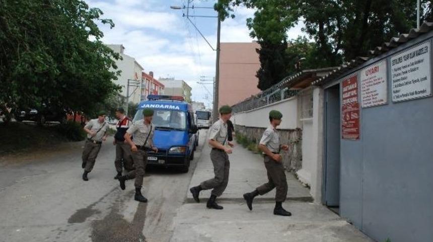 &Ouml;nce İsyan Bastırıldı, Ardından K&ouml;pekli Arama Yapıldı