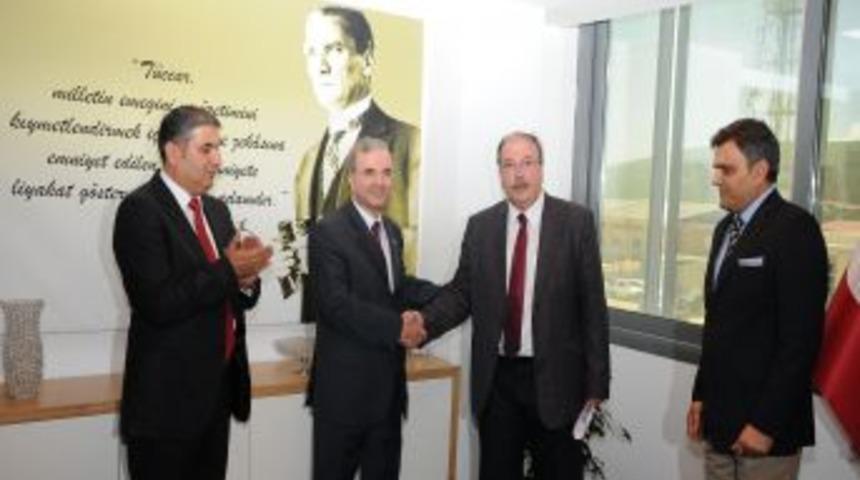 MUTSO Meclis Başkanlığı'nda G&ouml;rev Devir Teslimi Yapıldı