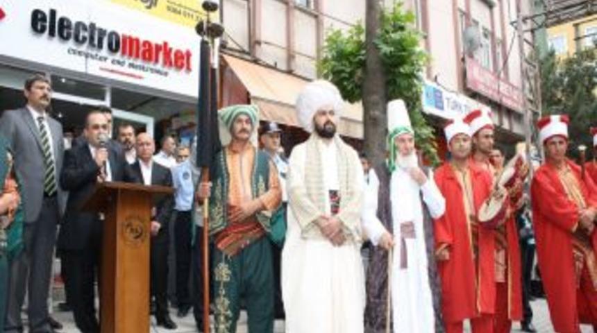 Hemşehrileri Akşemseddin Hazretleri'ni İstanbul’a Dualarla Uğurladı