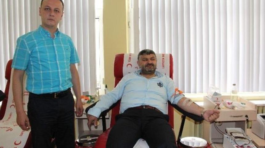 Doğum Gününde, 51. Kan Bağışında Bulundu