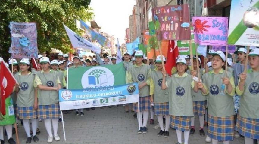 Alaplı’da Öğrenciler Çevre İçin Yürüdü