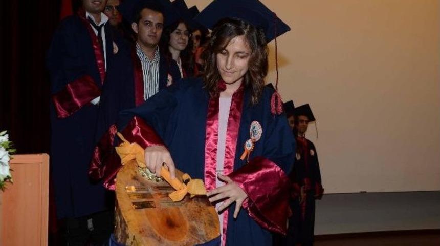 Genç Eczacılar Mesleğe Adım Attı