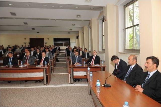 Vali Yılmaz dan  tanışma  Toplantısı 1