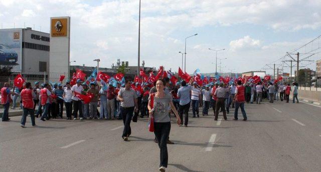 Renault Işçileri Toplu Sözleşme Için Yürüdü